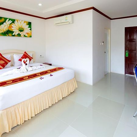 Phusita House 2 Hotell Patong Exteriör bild