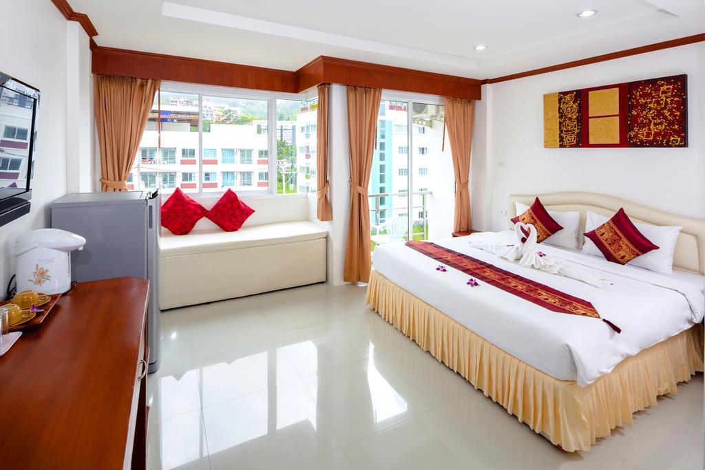 Phusita House 2 Hotell Patong Exteriör bild