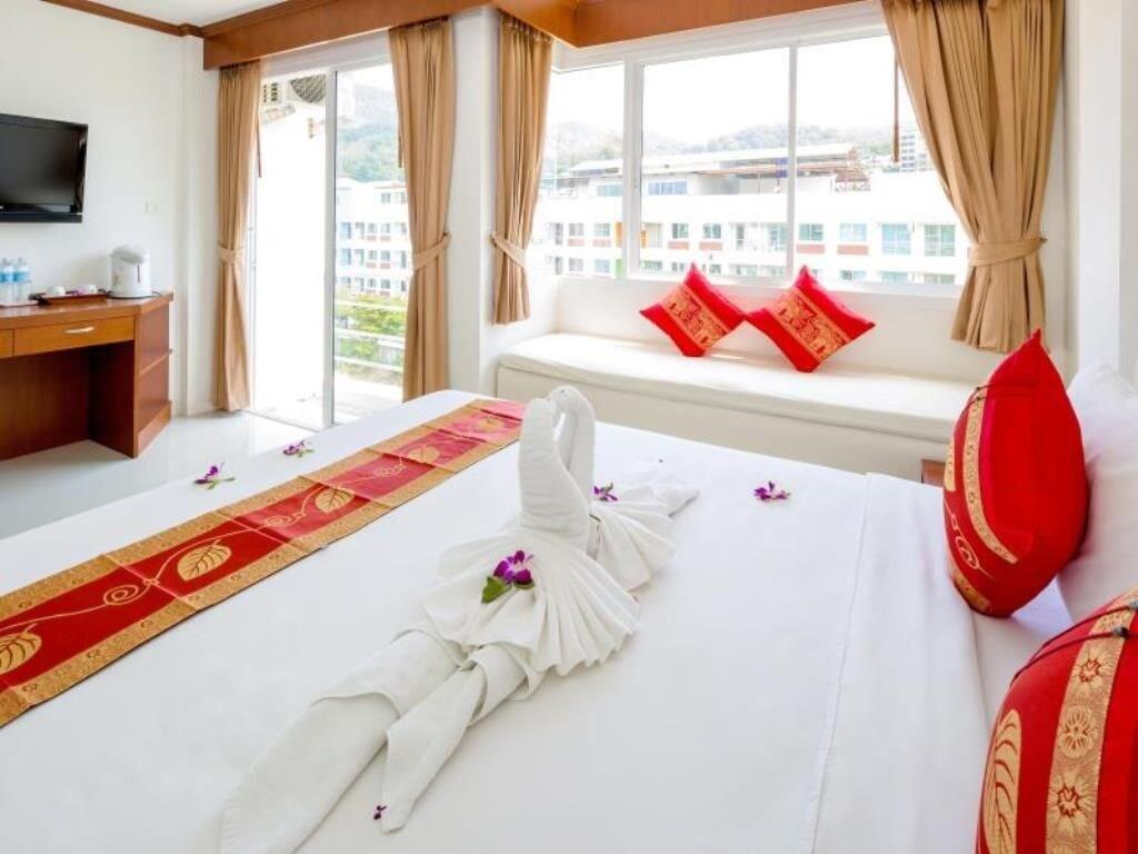 Phusita House 2 Hotell Patong Exteriör bild