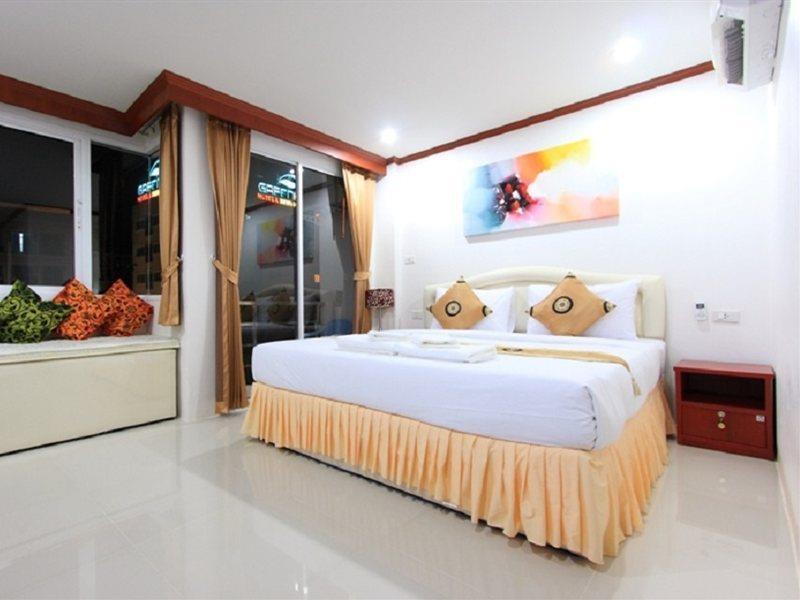 Phusita House 2 Hotell Patong Exteriör bild